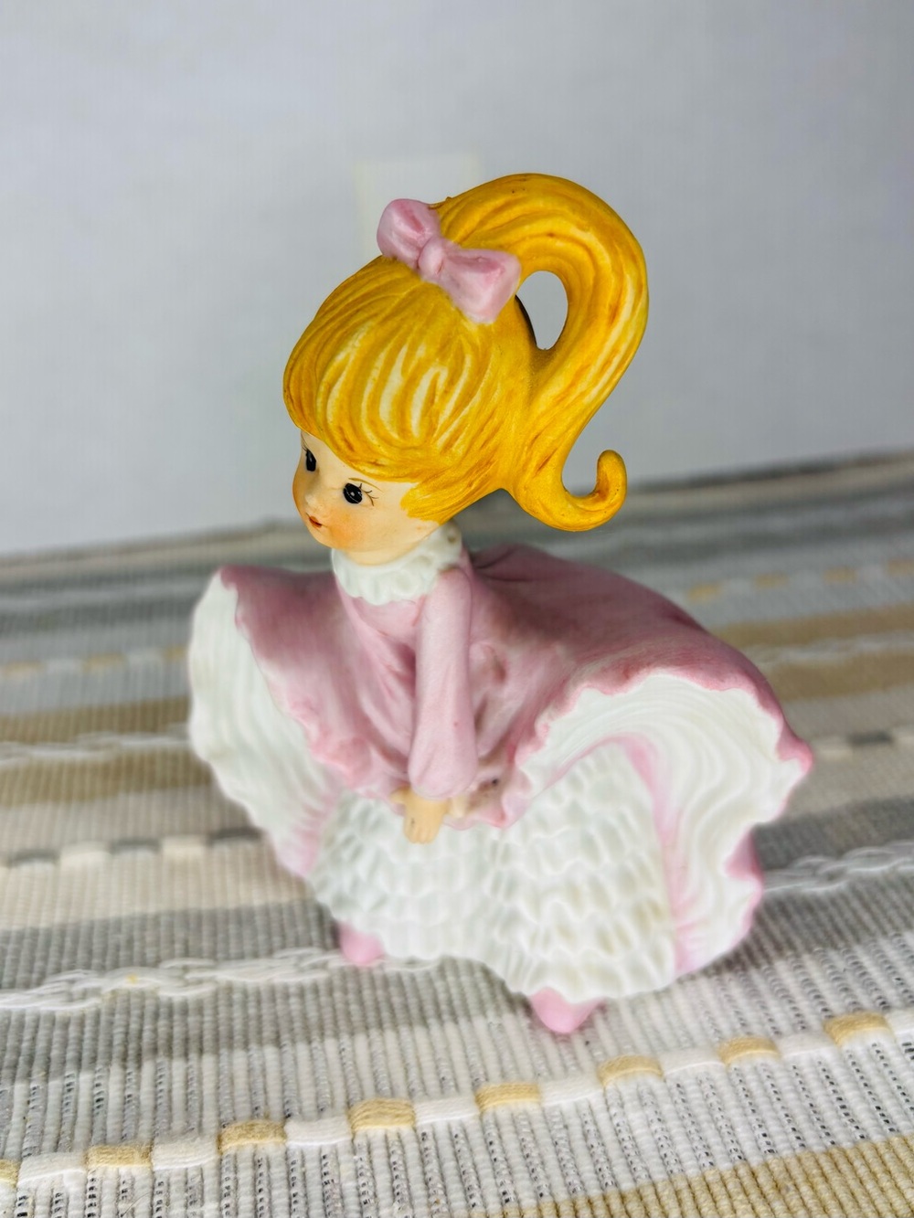 Vintage Ceramic Girl Figurine - Picture 3 of 5